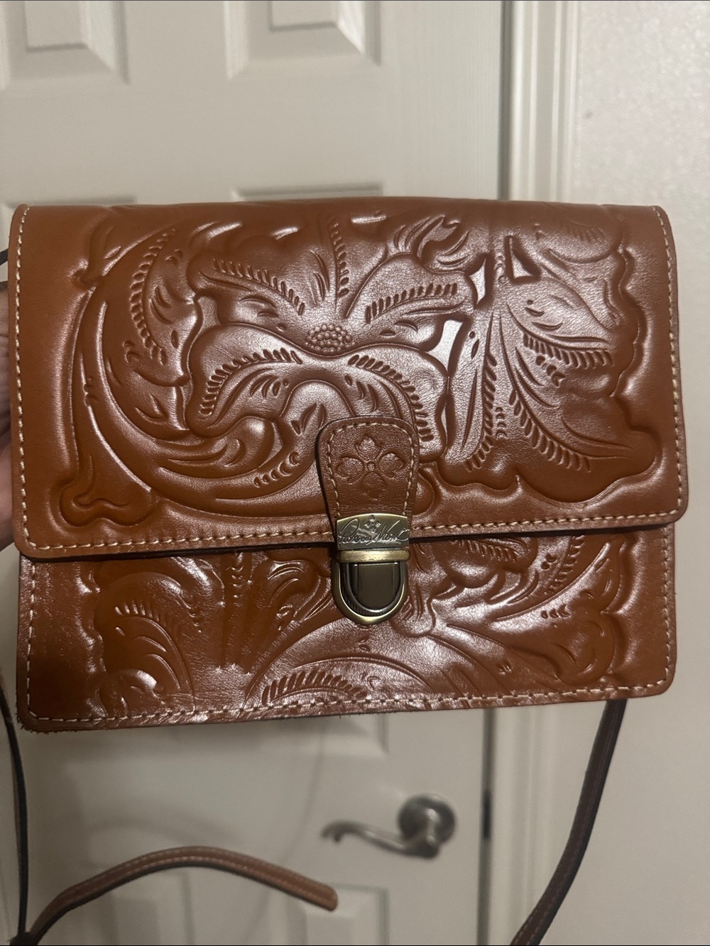 Patricia Nash Tan Embossed Leather Crossbody Bag - Classic Women's Shoulder Bag - Picture 2 of 6